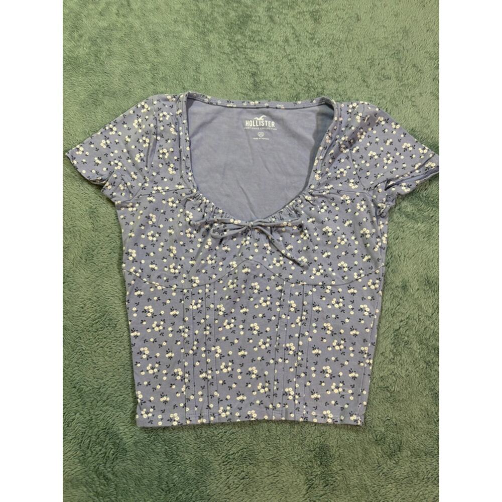 Hollister Must-Have Collection Light Purple Flower Tee Size US XS